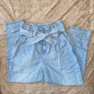 Baggy paper bag mom jeans with belt
